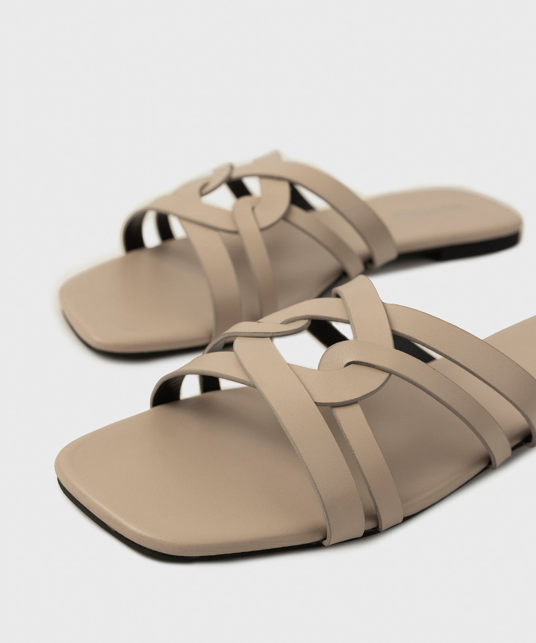 Women's Off White Flats