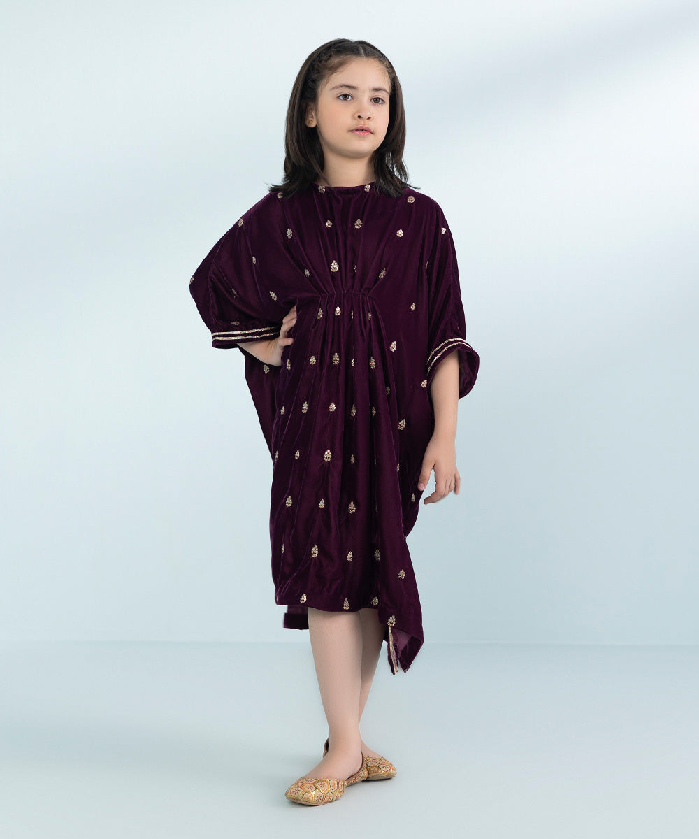 Girls Dyed Embroidered Velvet Kaftan in Purple