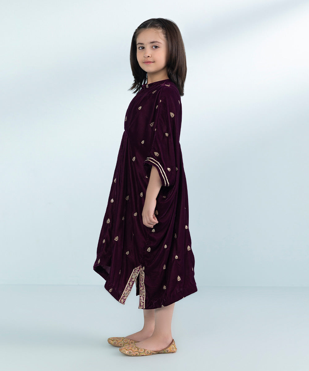 Girls Dyed Embroidered Velvet Kaftan in Purple