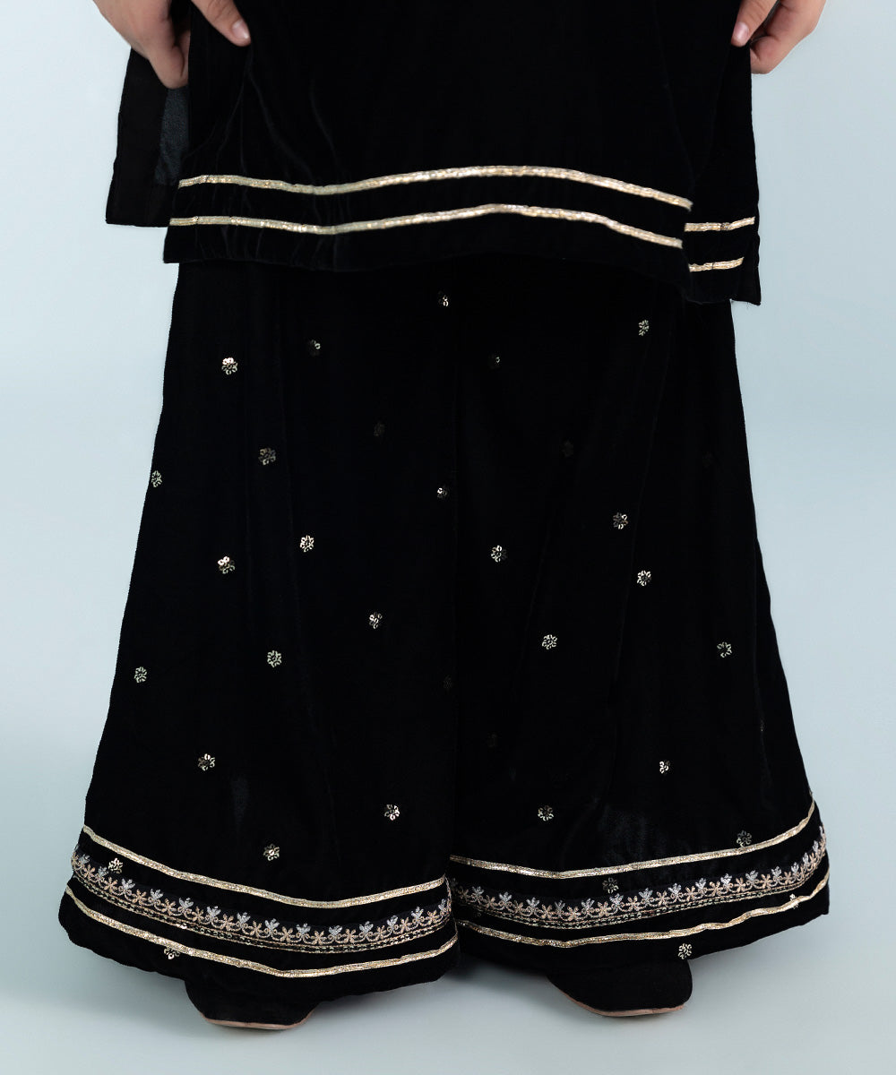 Girls 2 Piece Dyed Embroidered Velvet Suit in Black 