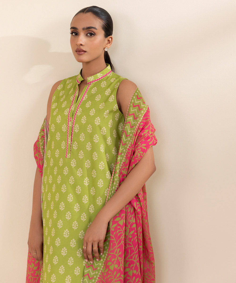 Women's Unstitched Lawn Green Printed 3 Piece Suit