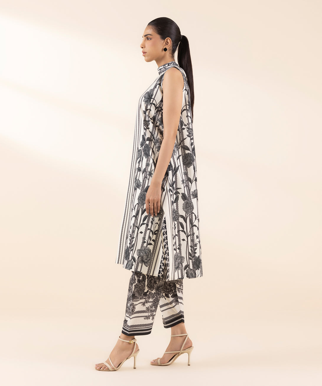 Women's Unstitched Lawn Printed Multi 2 Piece Suit