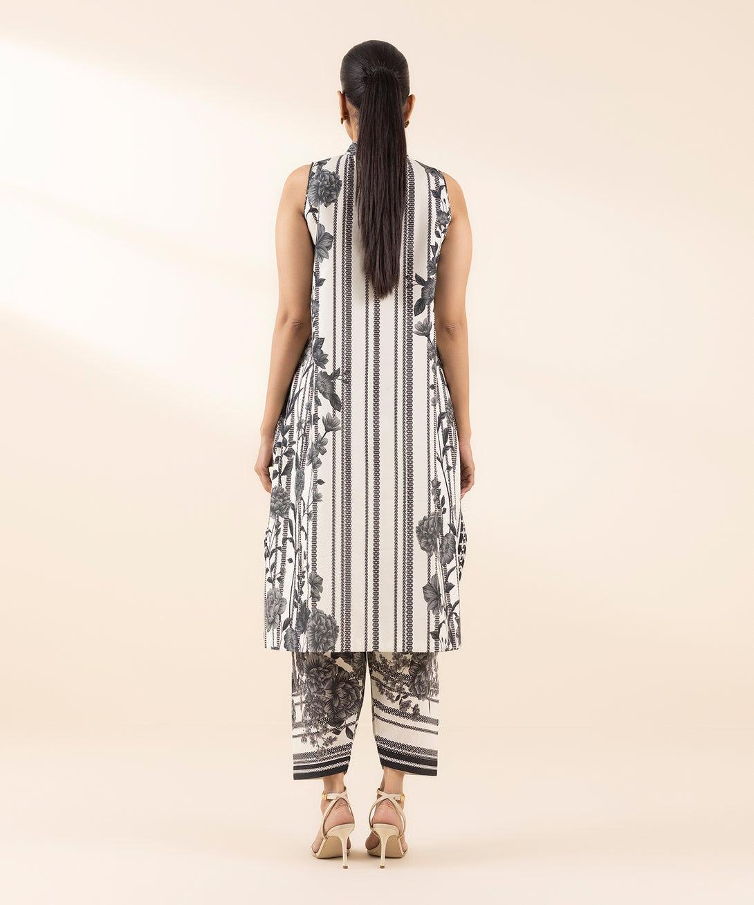 Women's Unstitched Lawn Printed Multi 2 Piece Suit
