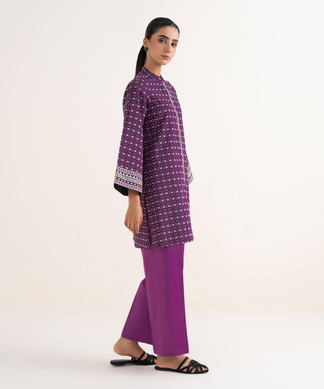 Women's Unstitched Light Khaddar Printed Magenta Two Piece Suit
