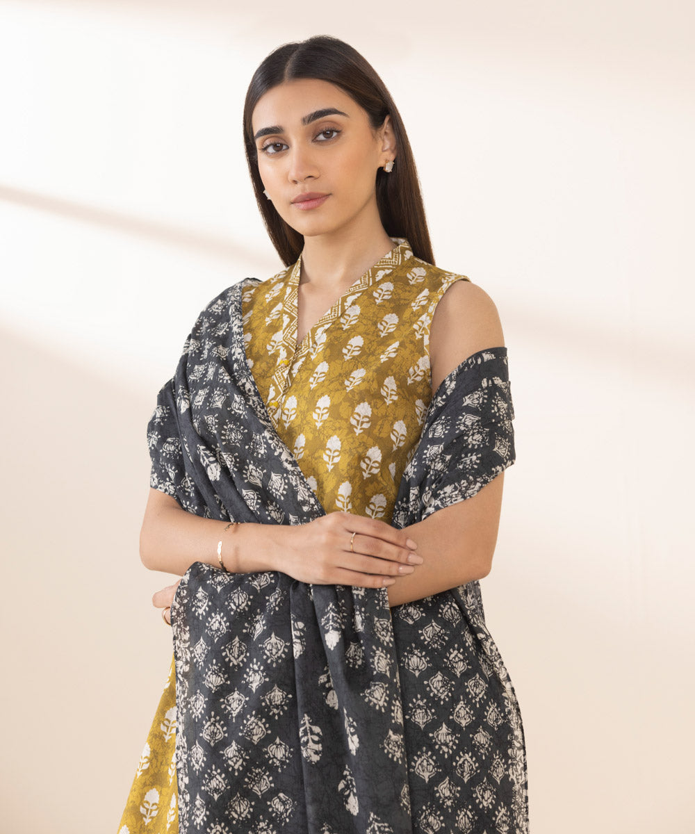 Women's Unstitched Lawn Printed Yellow 3 Piece Suit