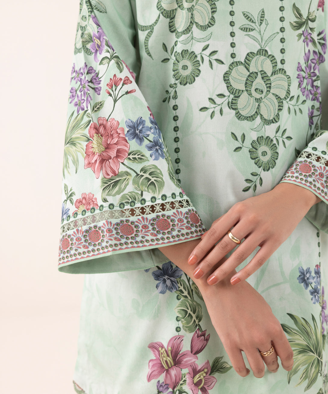 Women's Unstitched Lawn Printed Green 3 Piece Suit