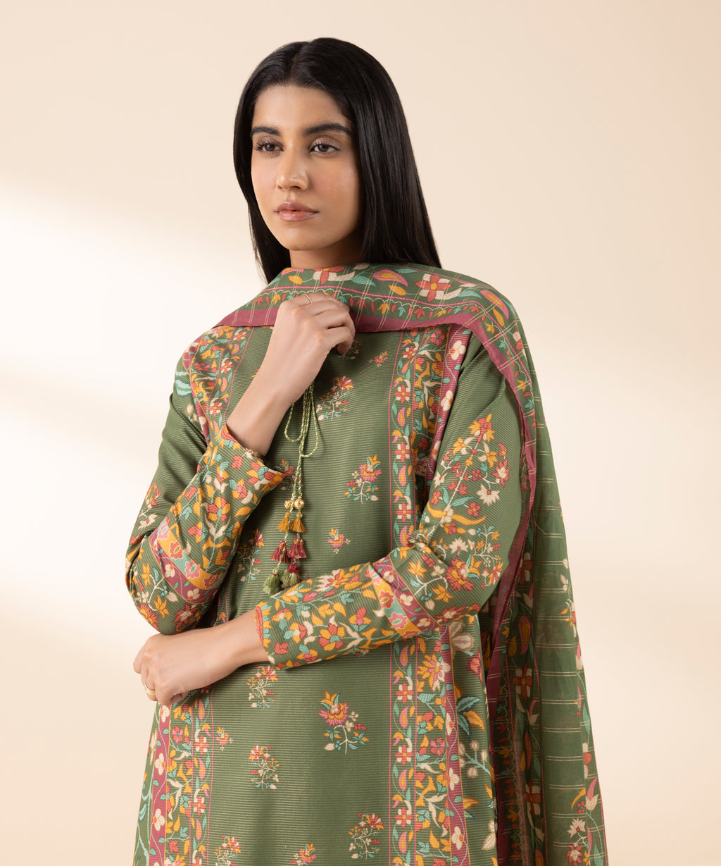 Women's Unstitched Zari Lawn Printed Multi 3 Piece Suit