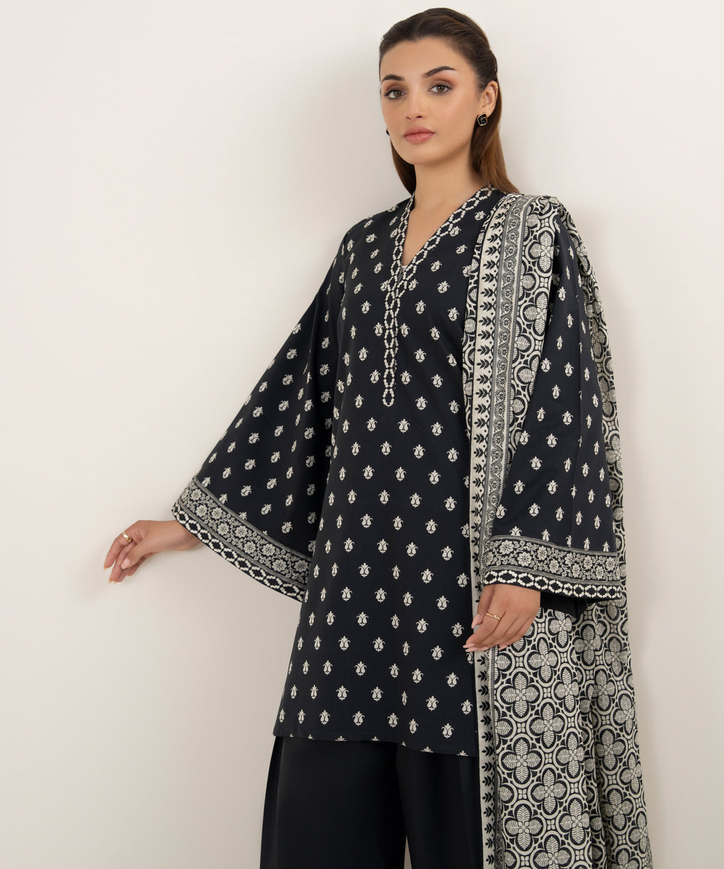 Women's Unstitched Lawn Printed Multi 2 Piece Suit