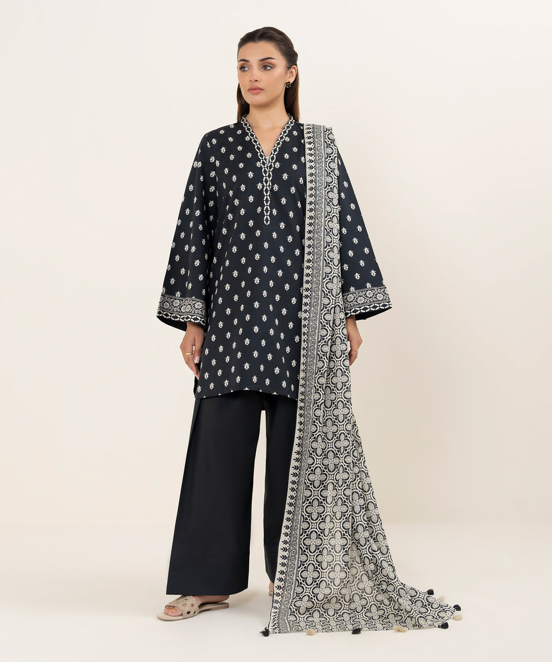 Women's Unstitched Lawn Printed Multi 2 Piece Suit