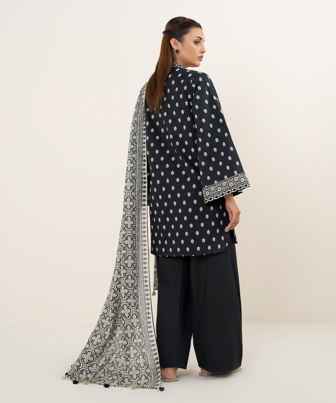 Women's Unstitched Lawn Printed Multi 2 Piece Suit