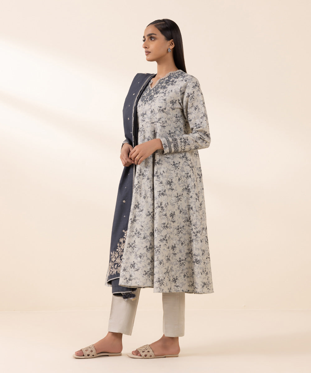 Women's Unstitched Khaddar Grey Embroidered 2 Piece Suit 