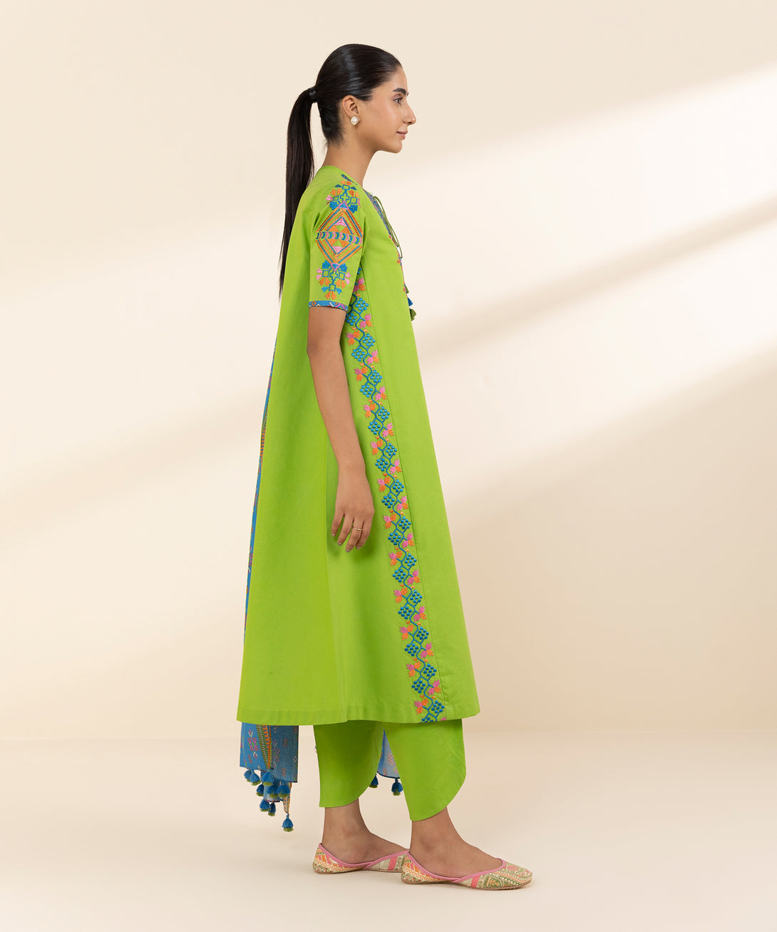 Women's Unstitched Lawn Embroidered Green 2 Piece Suit