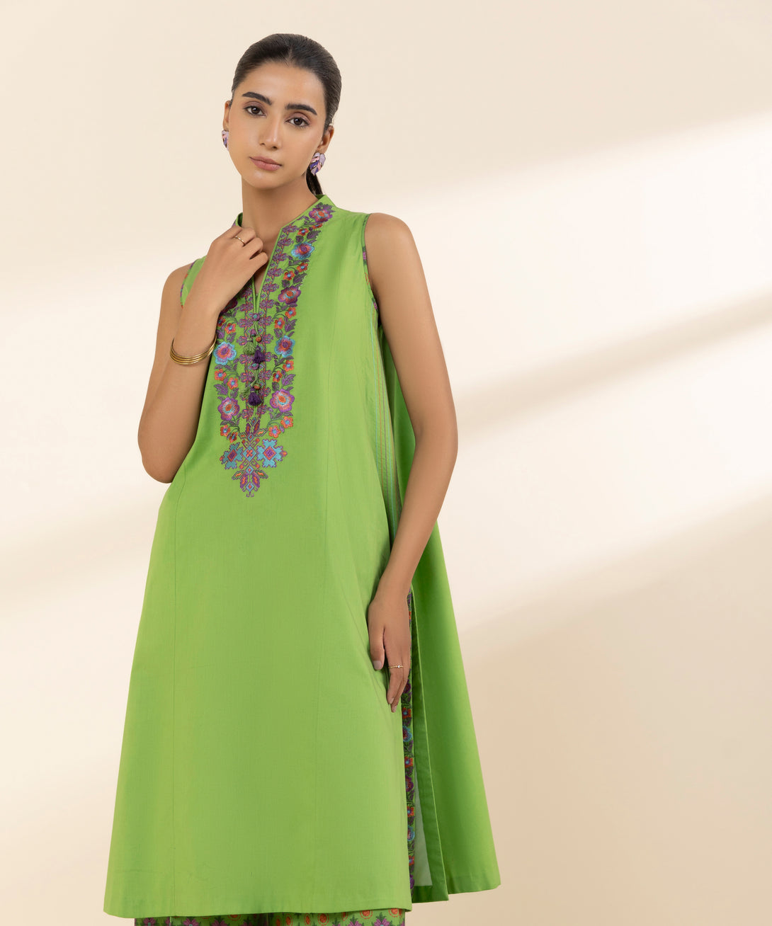 Women's Unstitched Lawn Embroidered Green 2 Piece Suit