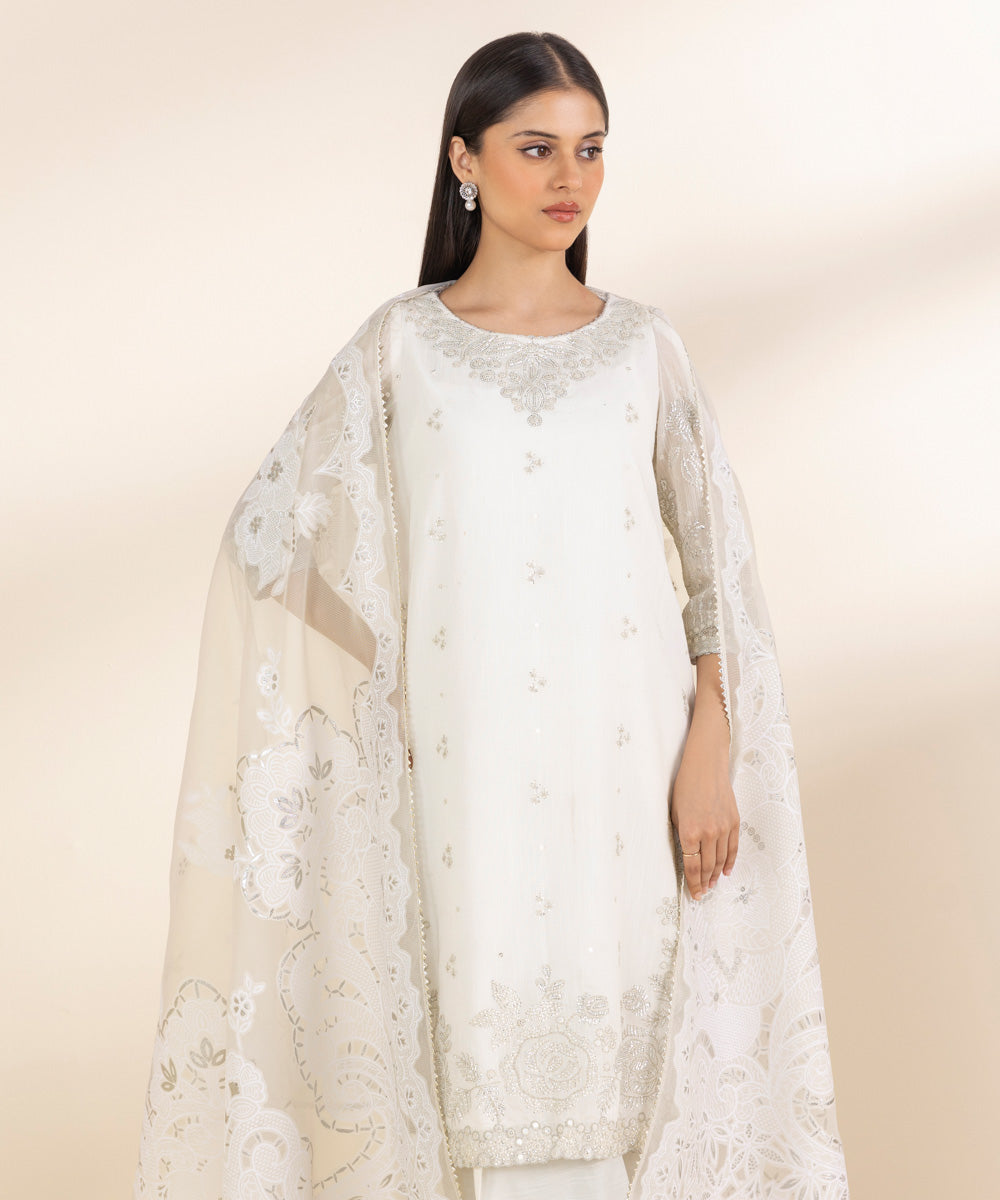 Unstitched Women's Off White Cotton Satin Embroidered 3 Piece Suit 