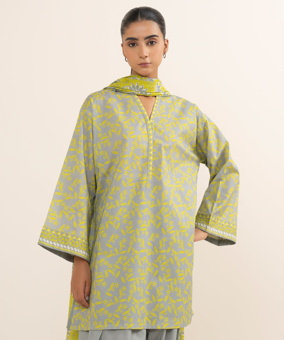 Women's Unstitched Lawn Printed Multi 3 Piece Suit