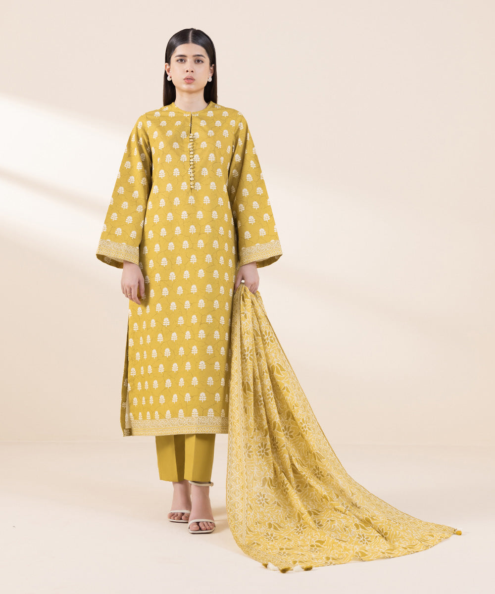 Women's Lawn Printed Yellow Unstitched 3 Piece Suit