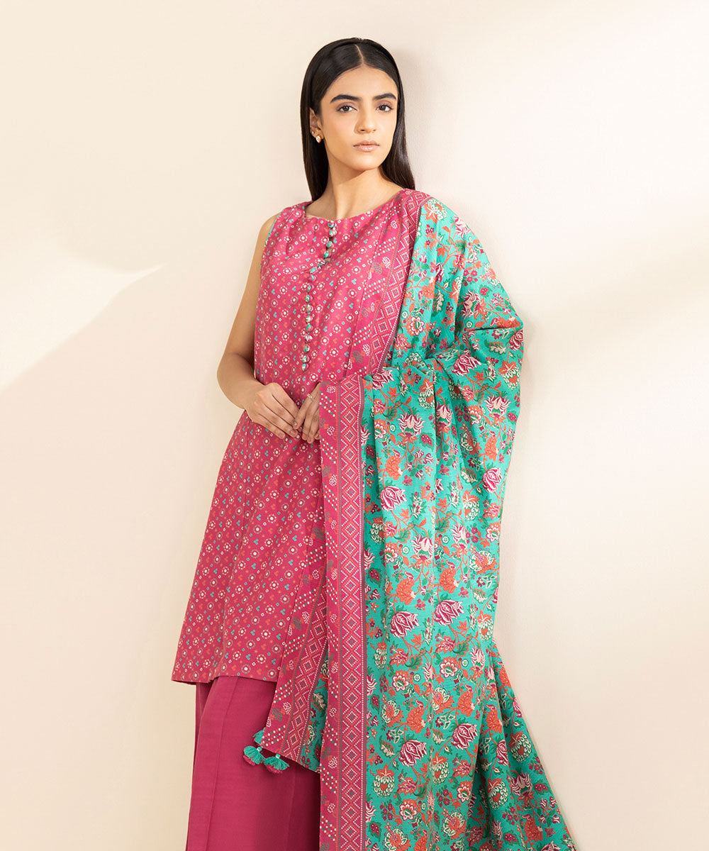 Women's Unstitched Khaddar Printed Pink 3 Piece Suit