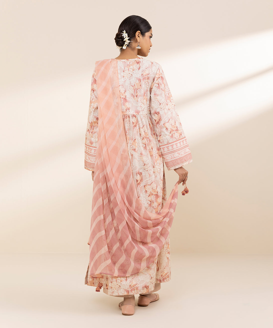 Women's Unstitched Lawn Printed Pink 3 Piece Suit