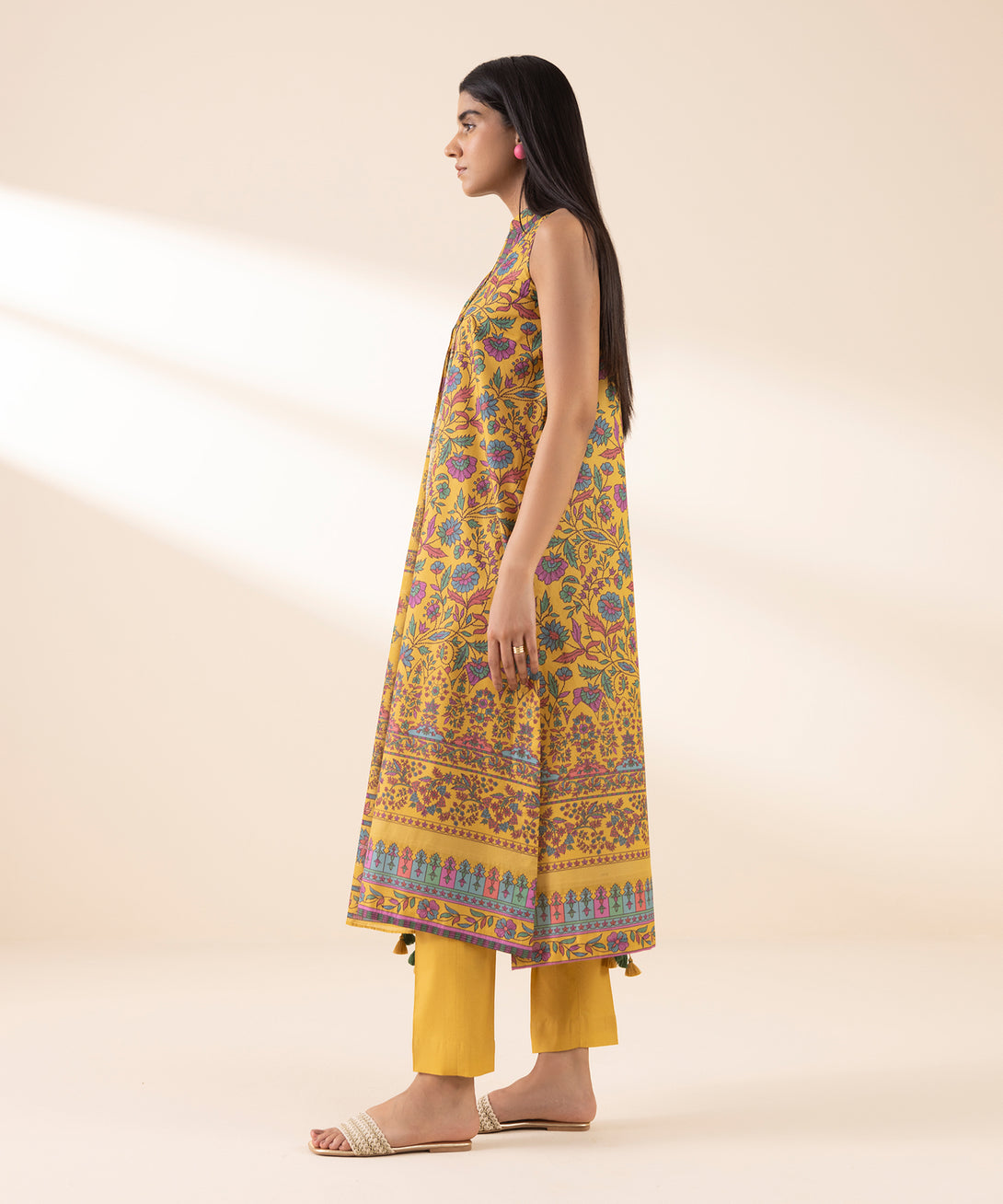 Women's Unstitched Zari Lawn Printed Multi 3 Piece Suit