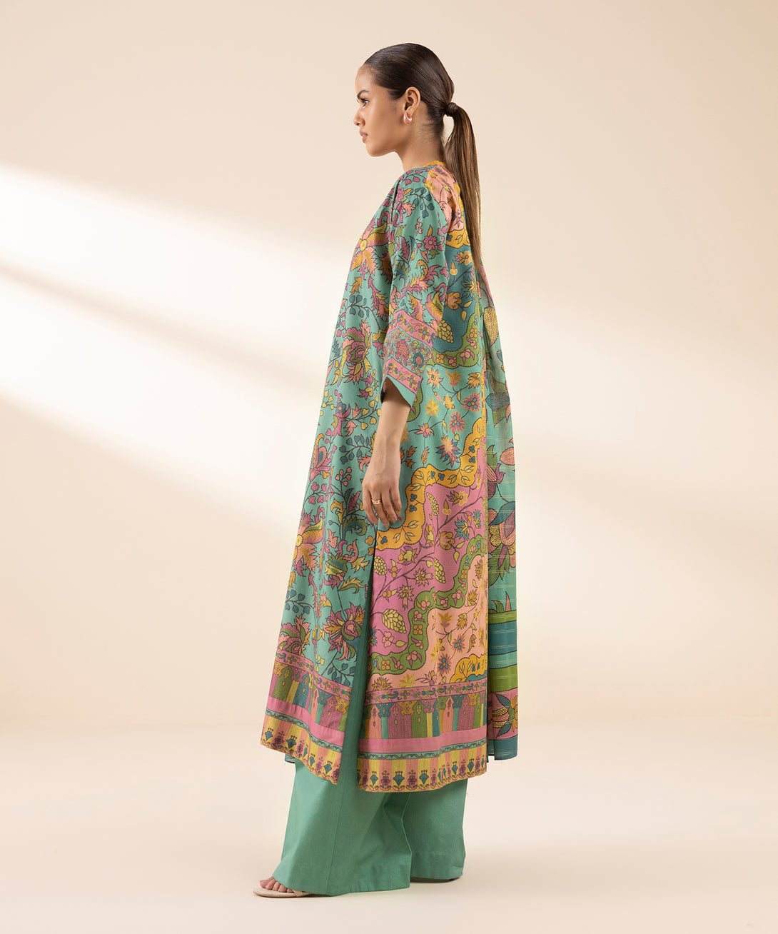 Women's Unstitched Zari Lawn Printed Multi 3 Piece Suit