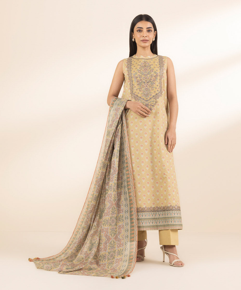 Unstitched Women's Embroidered Lawn Yellow 3 Piece Suit