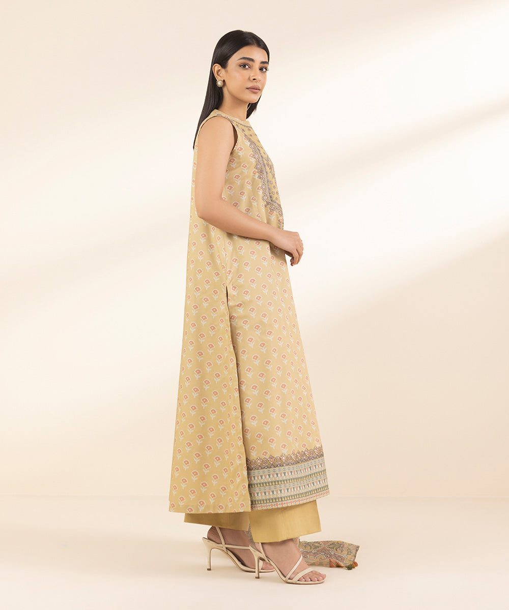 Unstitched Women's Embroidered Lawn Yellow 3 Piece Suit