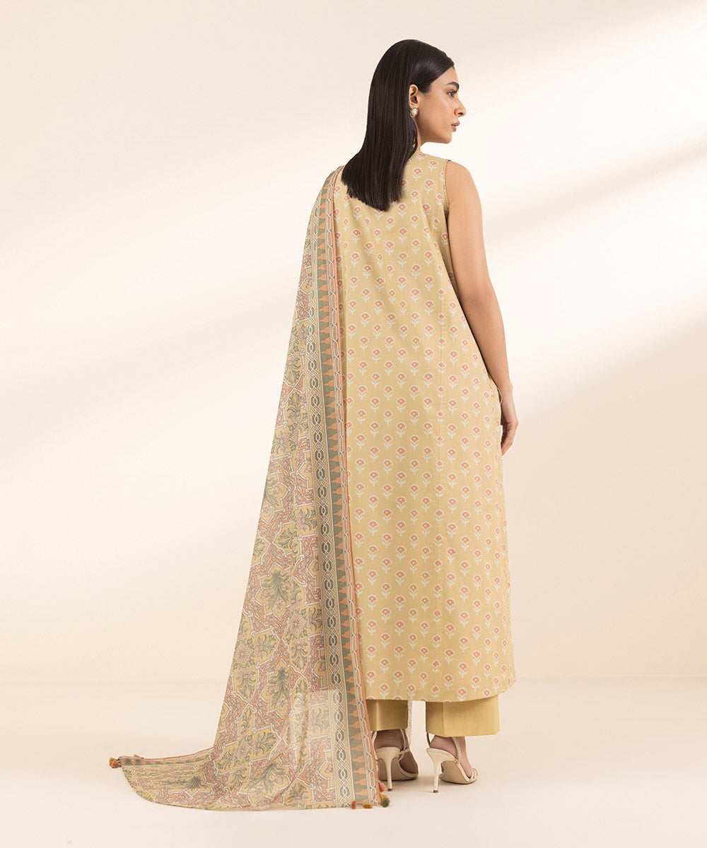 Unstitched Women's Embroidered Lawn Yellow 3 Piece Suit