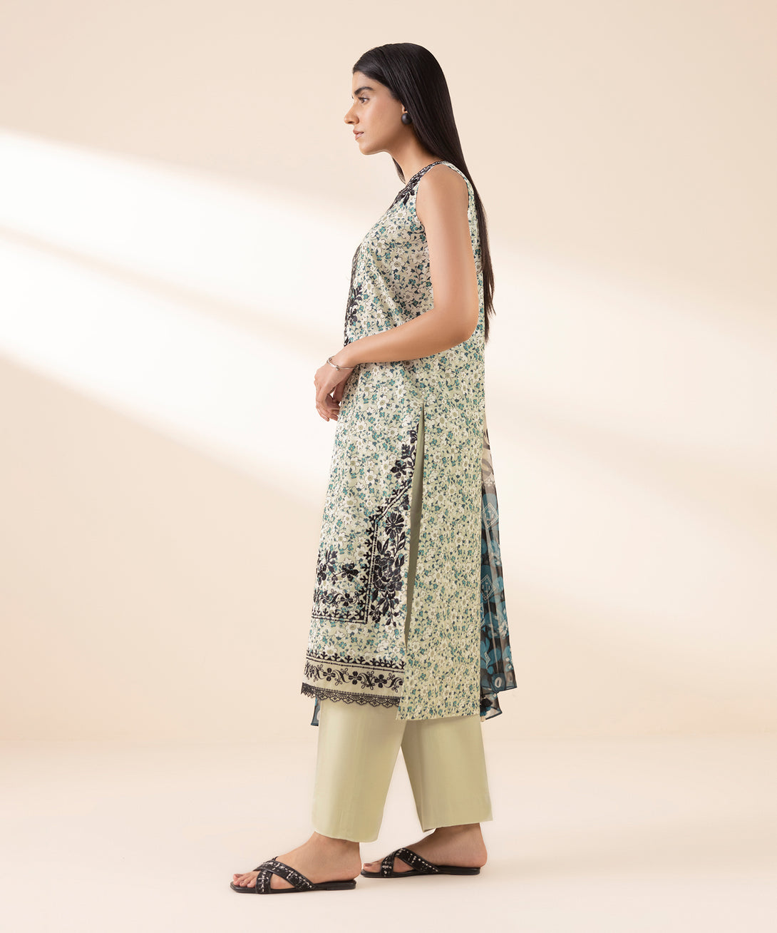 Women's Unstitched Lawn Embroidered Multi 3 Piece Suit