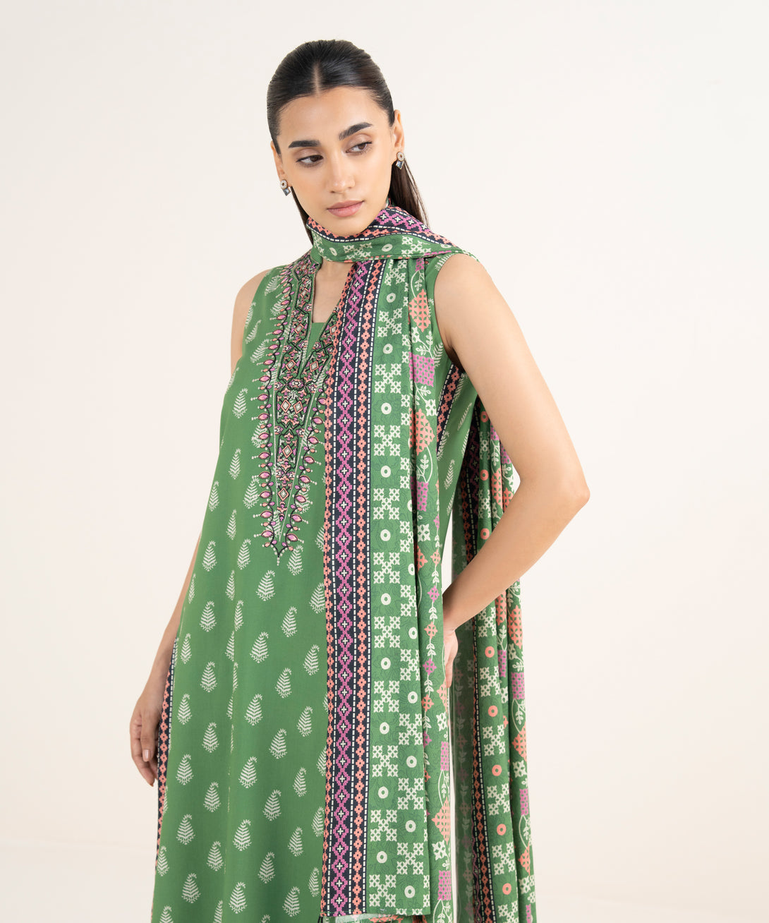 Women's Unstitched Linen Embroidered Green 3 Piece Suit