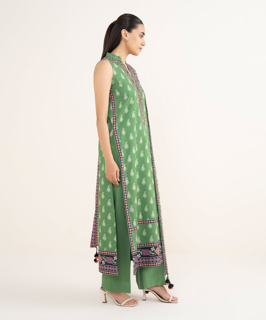 Women's Unstitched Linen Embroidered Green 3 Piece Suit