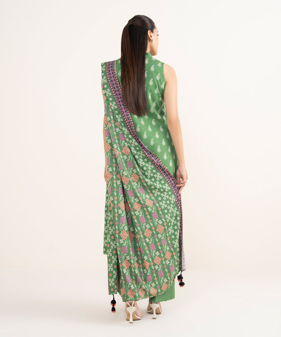 Women's Unstitched Linen Embroidered Green 3 Piece Suit
