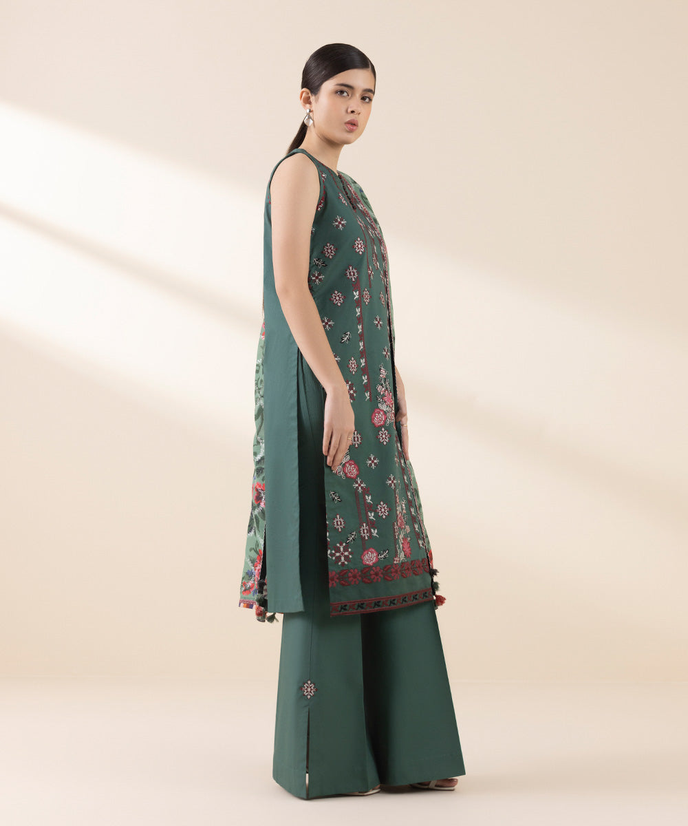 Unstitched Women's Green Lawn Embroidered 3 Piece Suit 