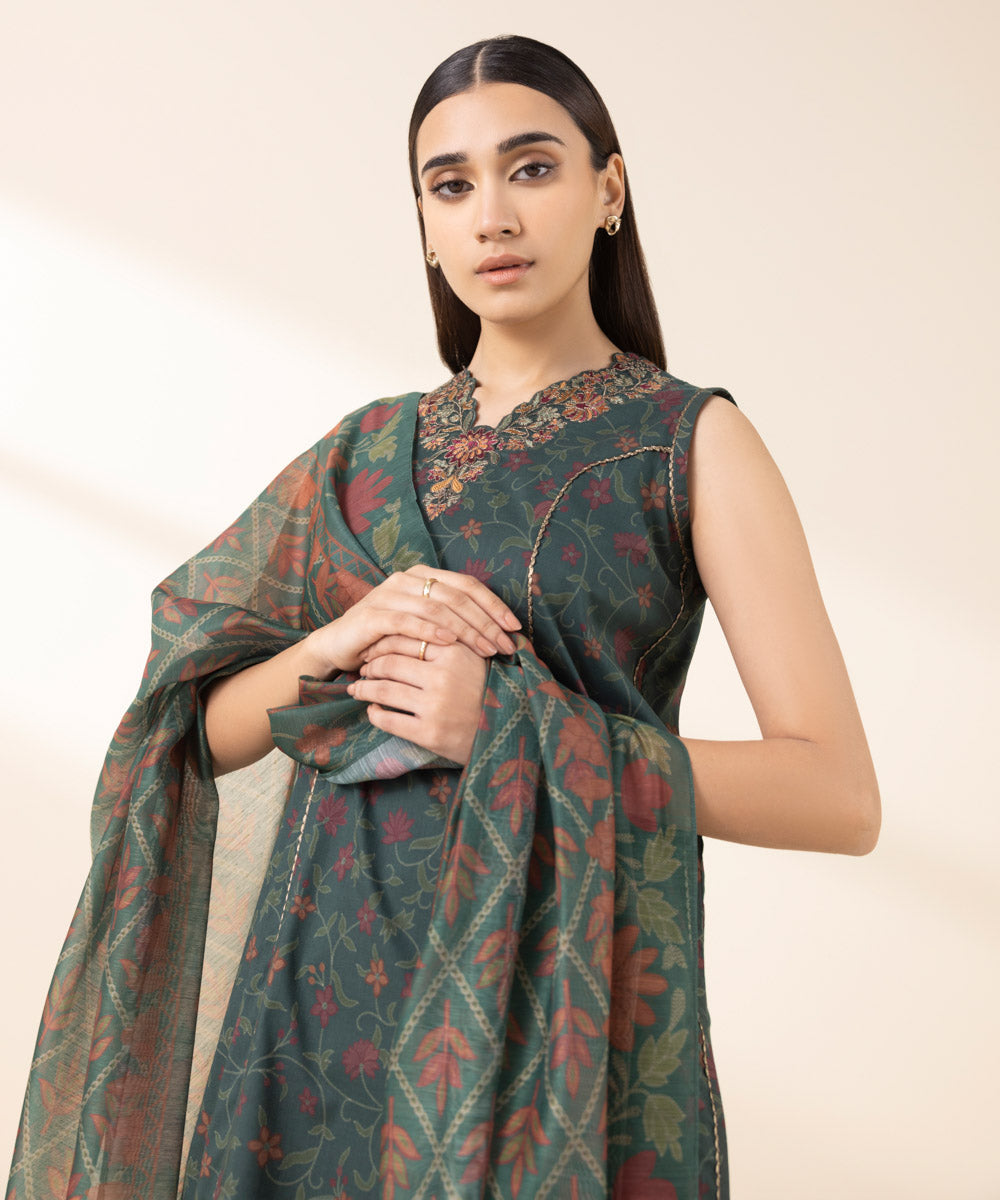 Unstitched Women's Embroidered Lawn Green Three Piece Suit 