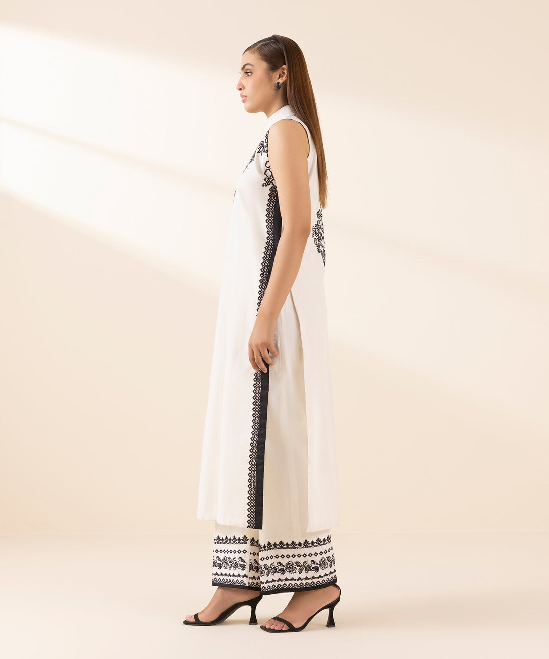 Women's Unstitched Cotton Jacquard Embroidered Off White 3 Piece Suit