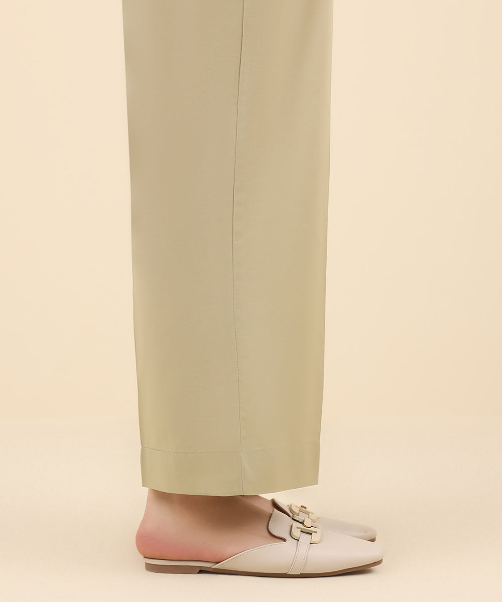 Women's Pret Cambric Beige Solid Straight Pants