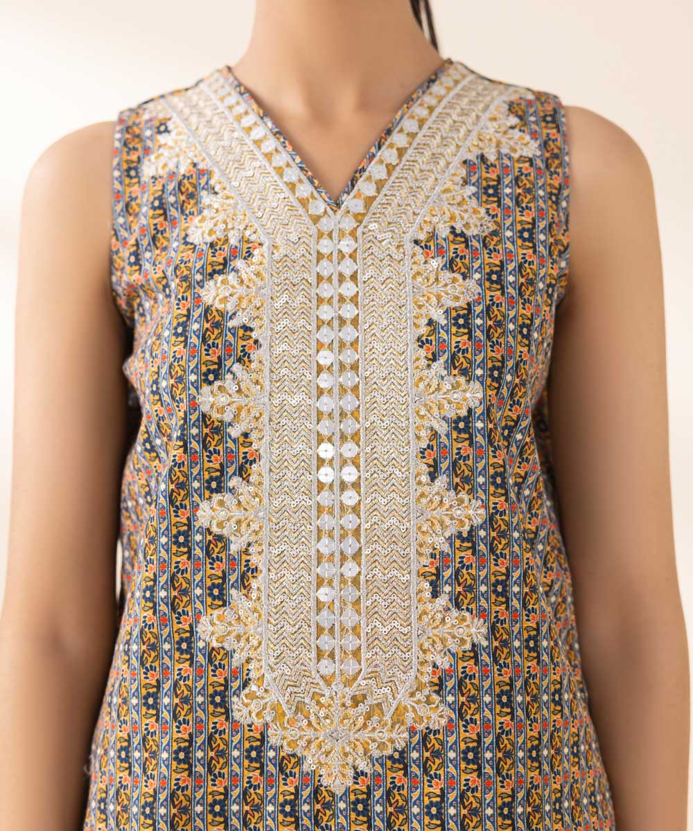 Women's Unstitched Embroidered Multicolours Light Khaddar Three Piece Suit