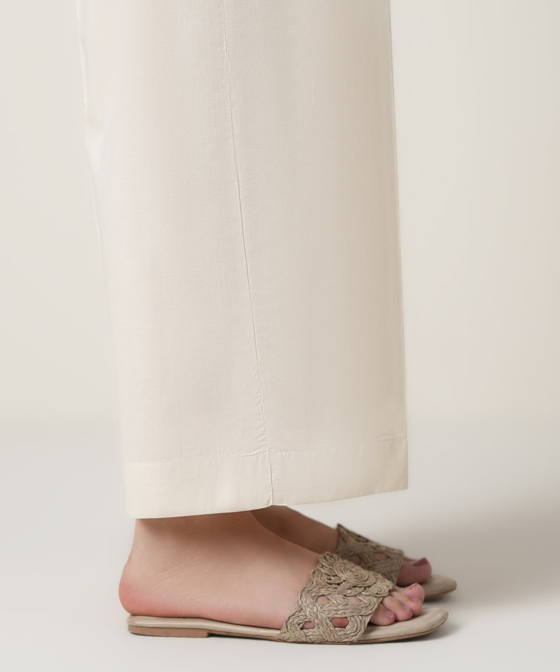 Women's RTW Cambric Off White Solid Trousers