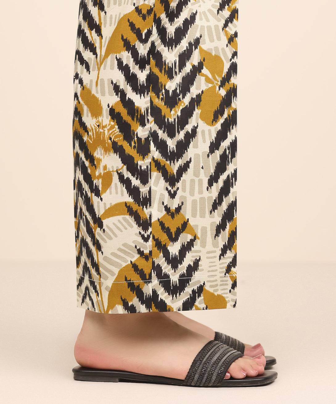Women's RTW Cambric Multi Printed Straight Pants
