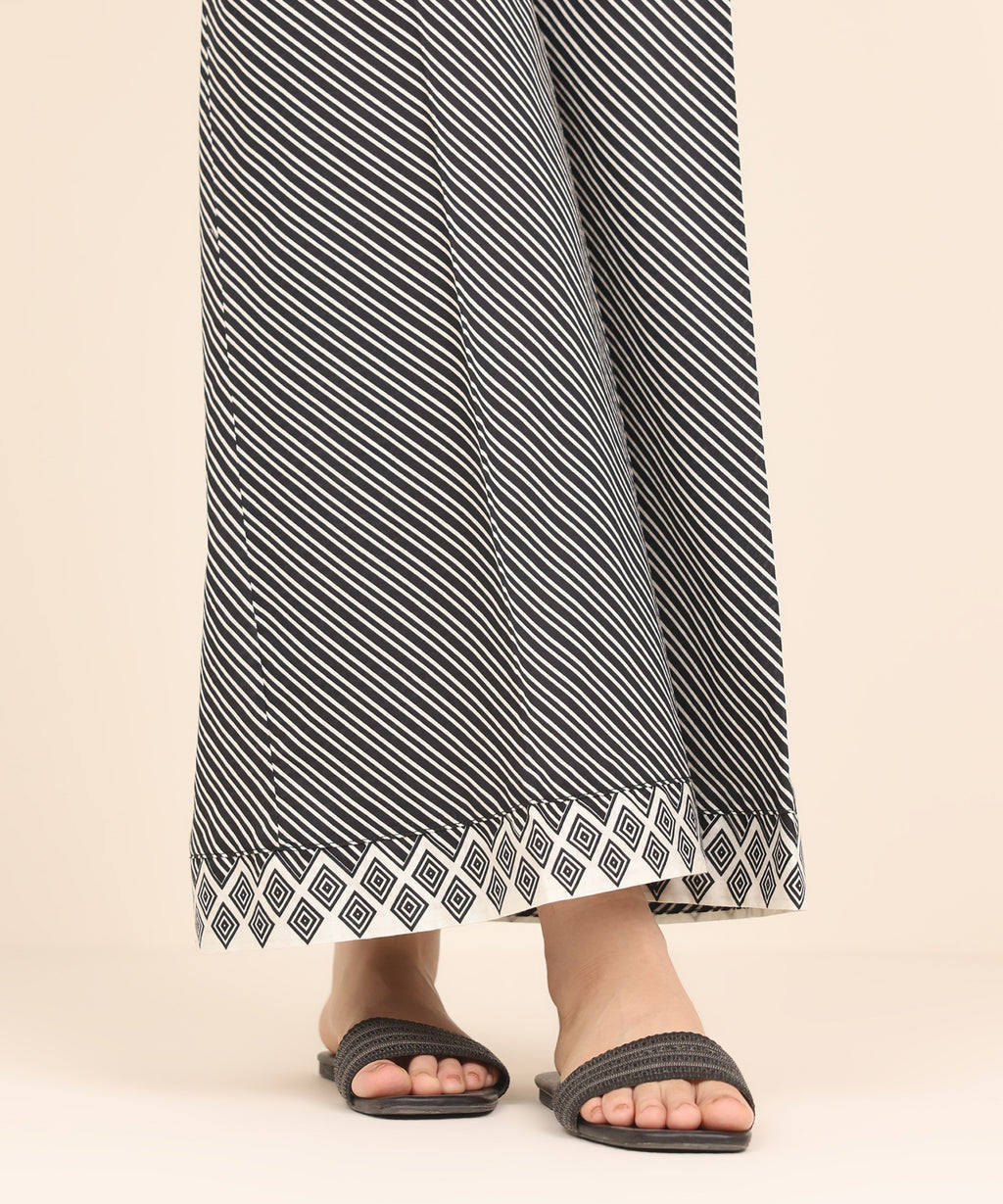 Printed Dobby Flared Pants