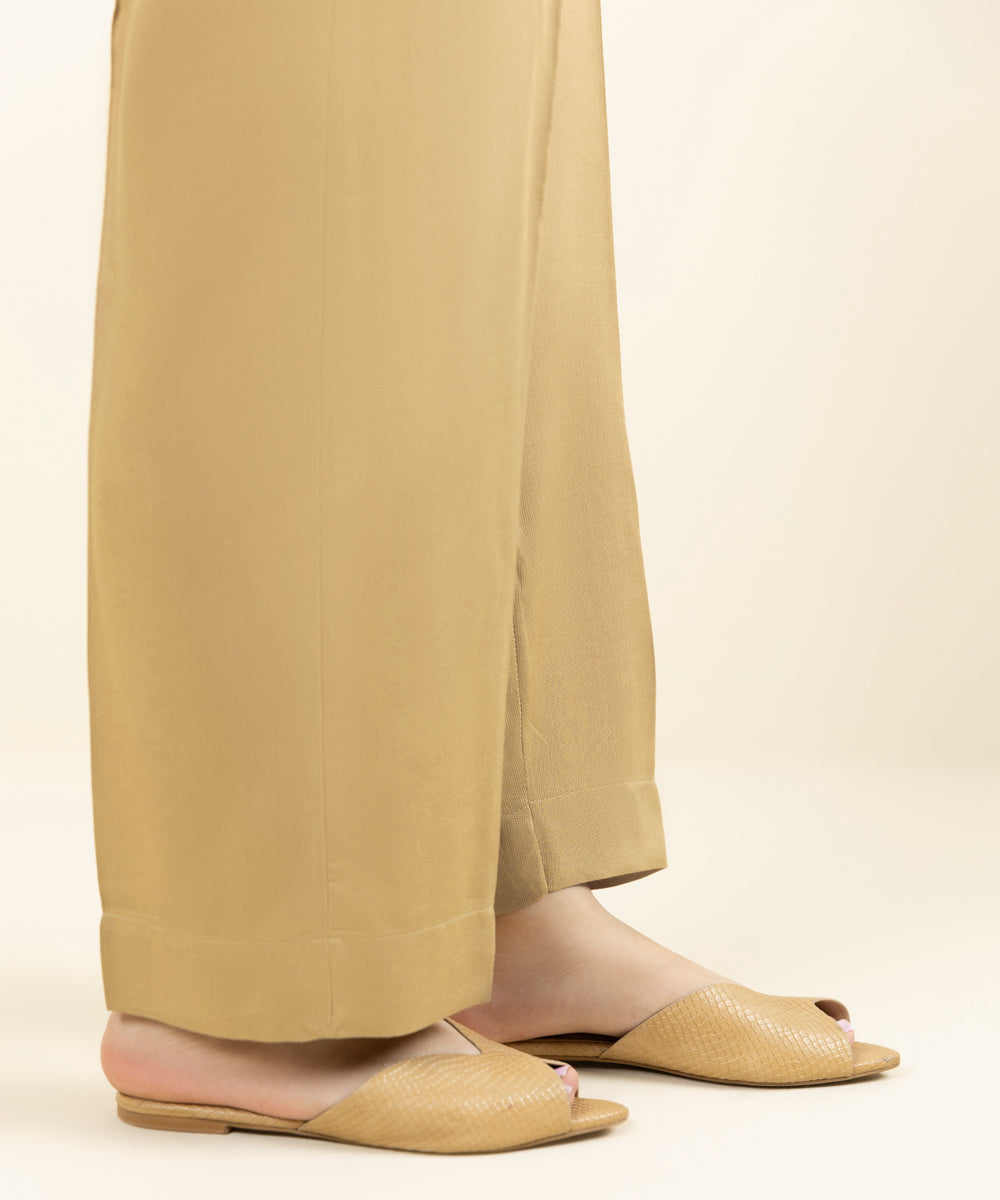 Women's Pret Bedford Solid Beige Straight Pants