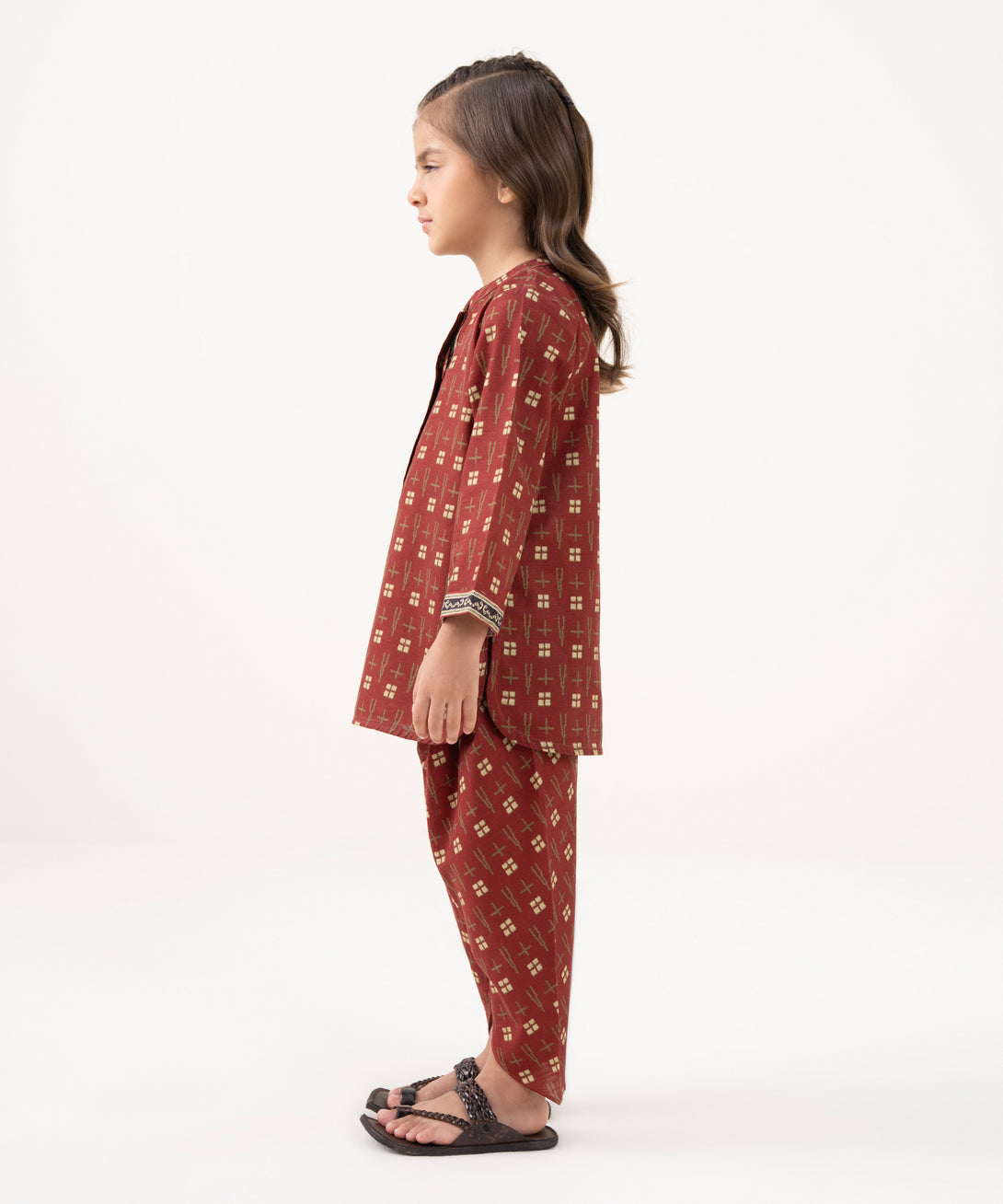 Girl's Light Khaddar Printed Maroon 2 Piece Suit