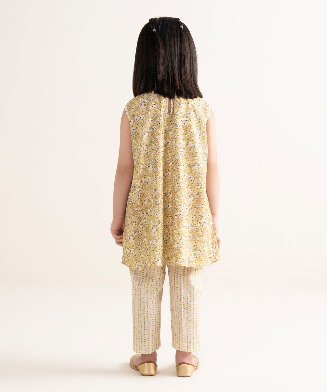 Girls Two Piece Printed Arabic Lawn Suit