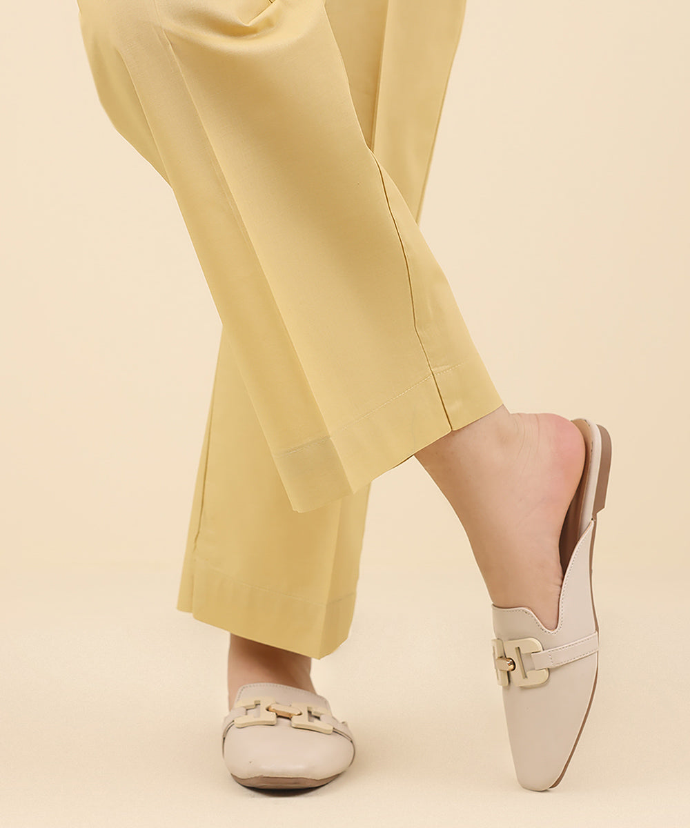 Women's Pret Cambric Beige Solid Straight Pants