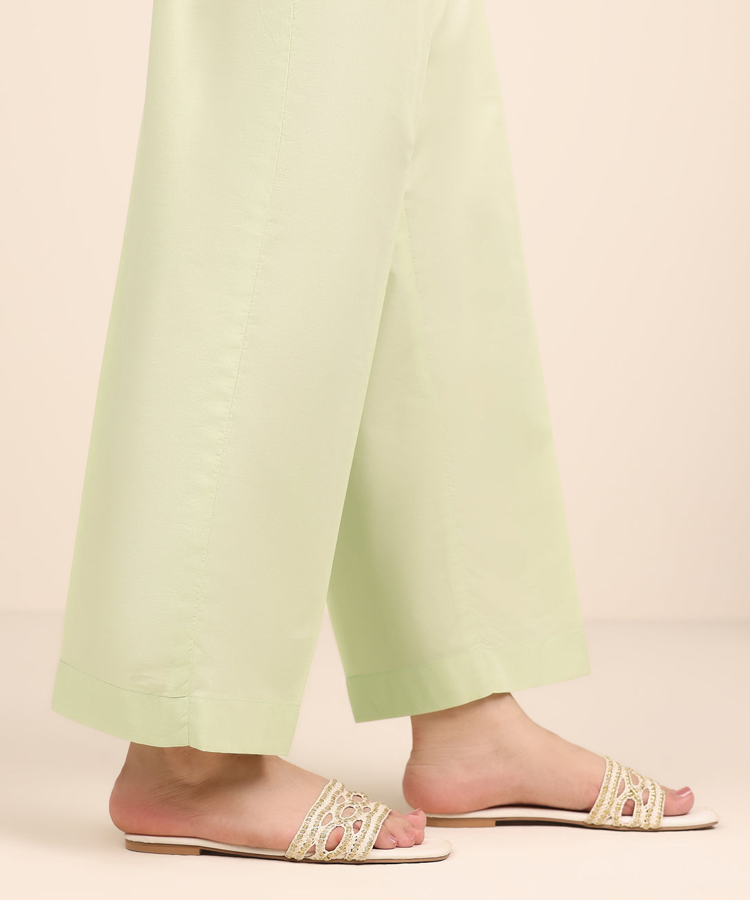 Women's RTW Cambric Off White Solid Straight Pants