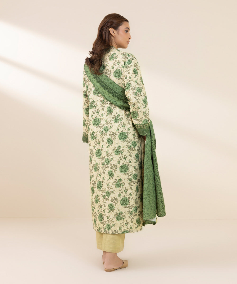 Women's Unstitched Khaddar Embroidered Green 3 Piece Suit