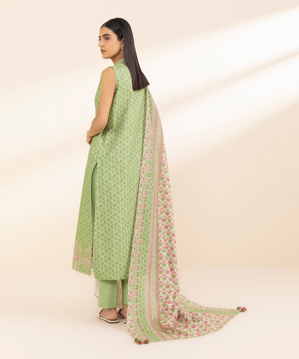 Women's Unstitched Khaddar Embroidered Green 3 Piece Suit