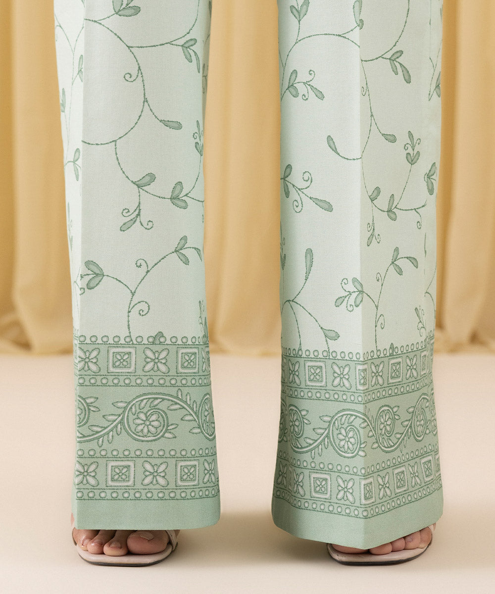 Unstitched Women's Green Lawn Embroidered 3 Piece Suit 