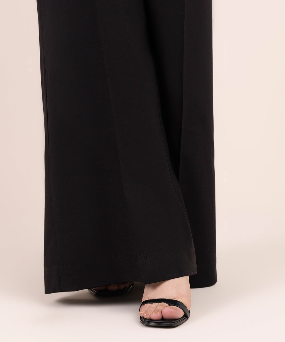 Women's Pret Cross Hatch Black Solid Culottes