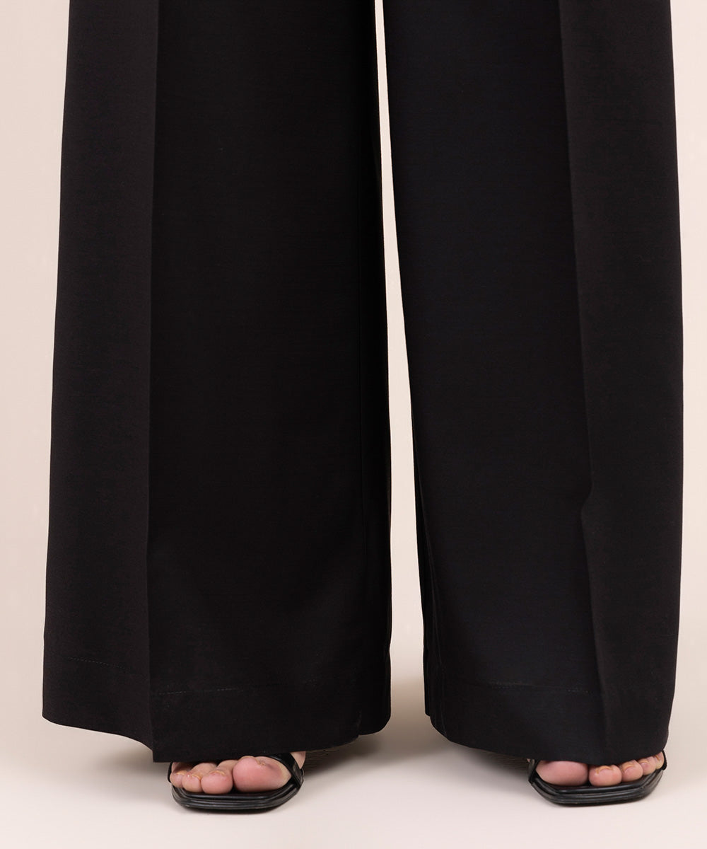 Women's Pret Cross Hatch Black Solid Culottes