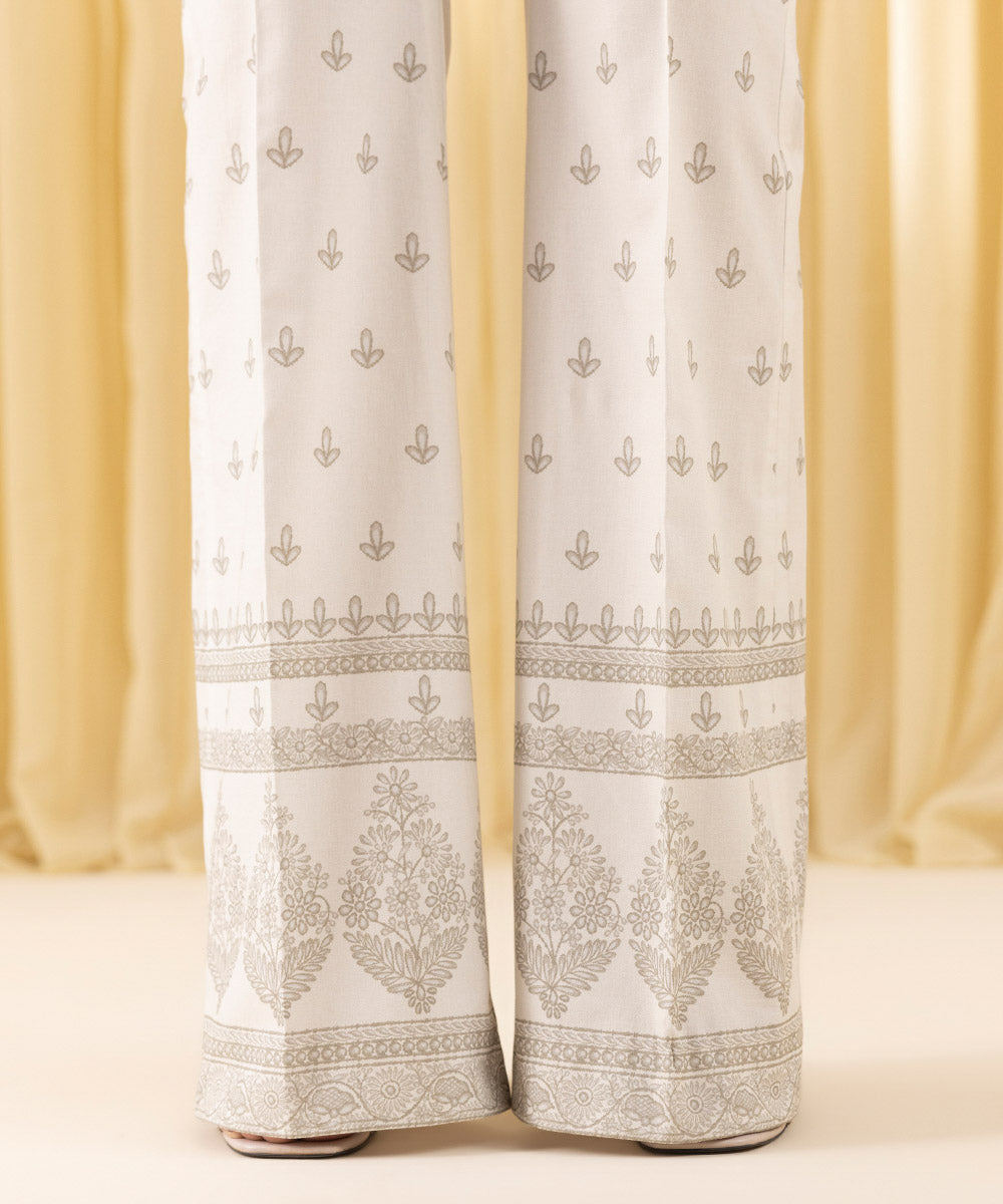 Unstitched Women's Off White Textured Lawn 3 Piece Suit